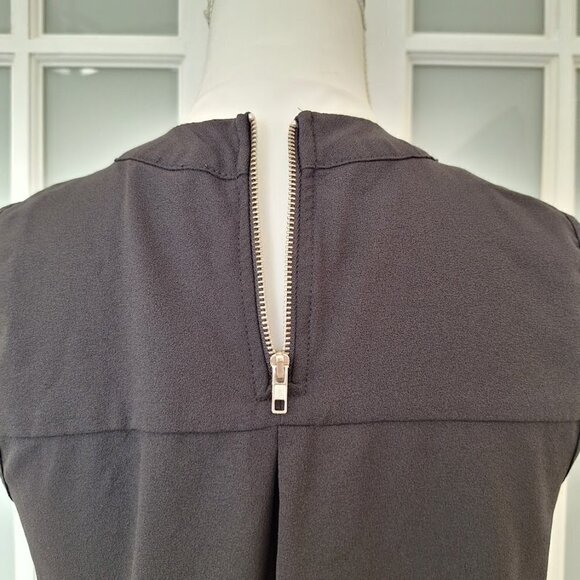 Paper Crane Black Sleeveless Blouse - Picture 7 of 11